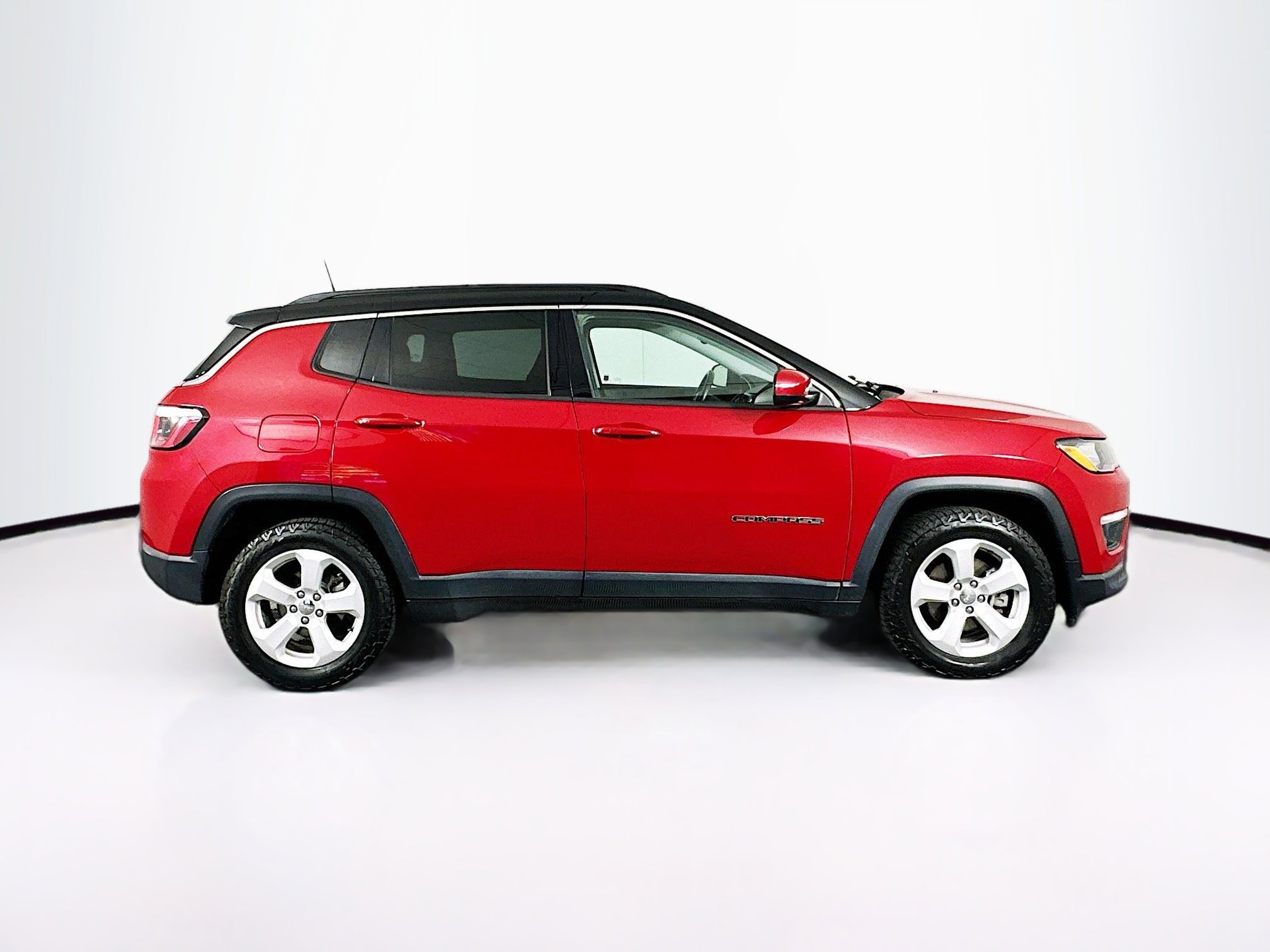 Used 2018 Jeep Compass Latitude w/ Popular Equipment Group FWD image 10