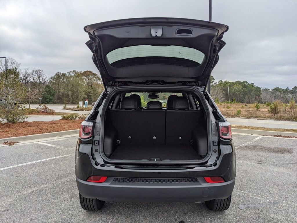New 2026 Jeep Compass Latitude image 39