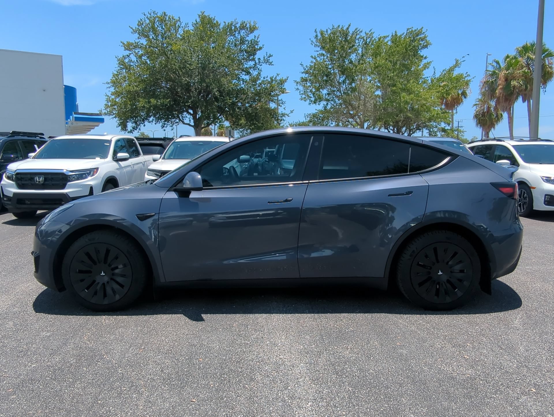 Used 2023 Tesla Model Y Long Range AWD/4WD image 9