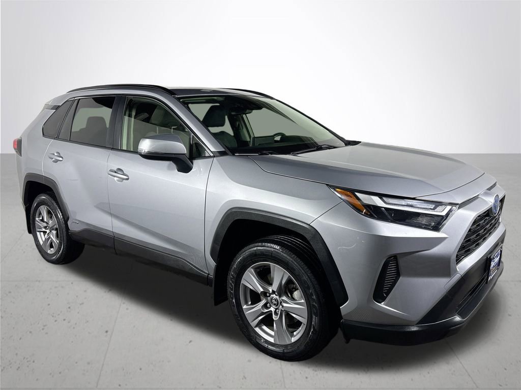 Used 2024 Toyota RAV4 XLE image 4