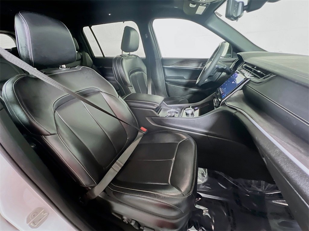 Used 2024 Jeep Grand Cherokee L Limited w/ Luxury Tech Group II image 26