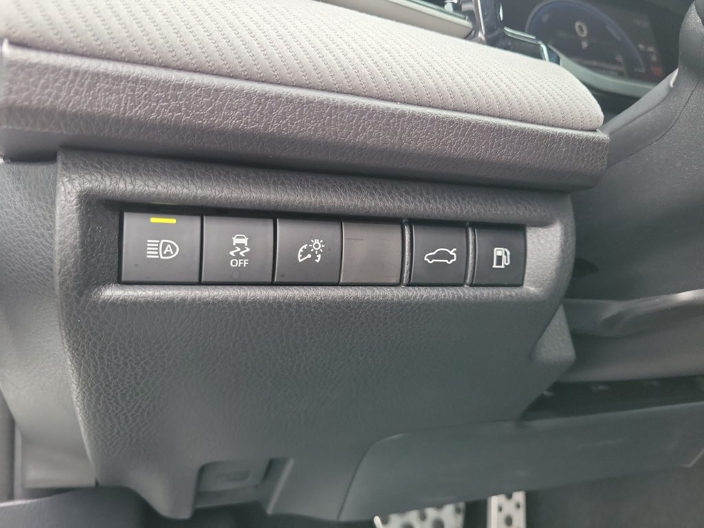 Used 2026 Toyota Camry SE FWD image 28