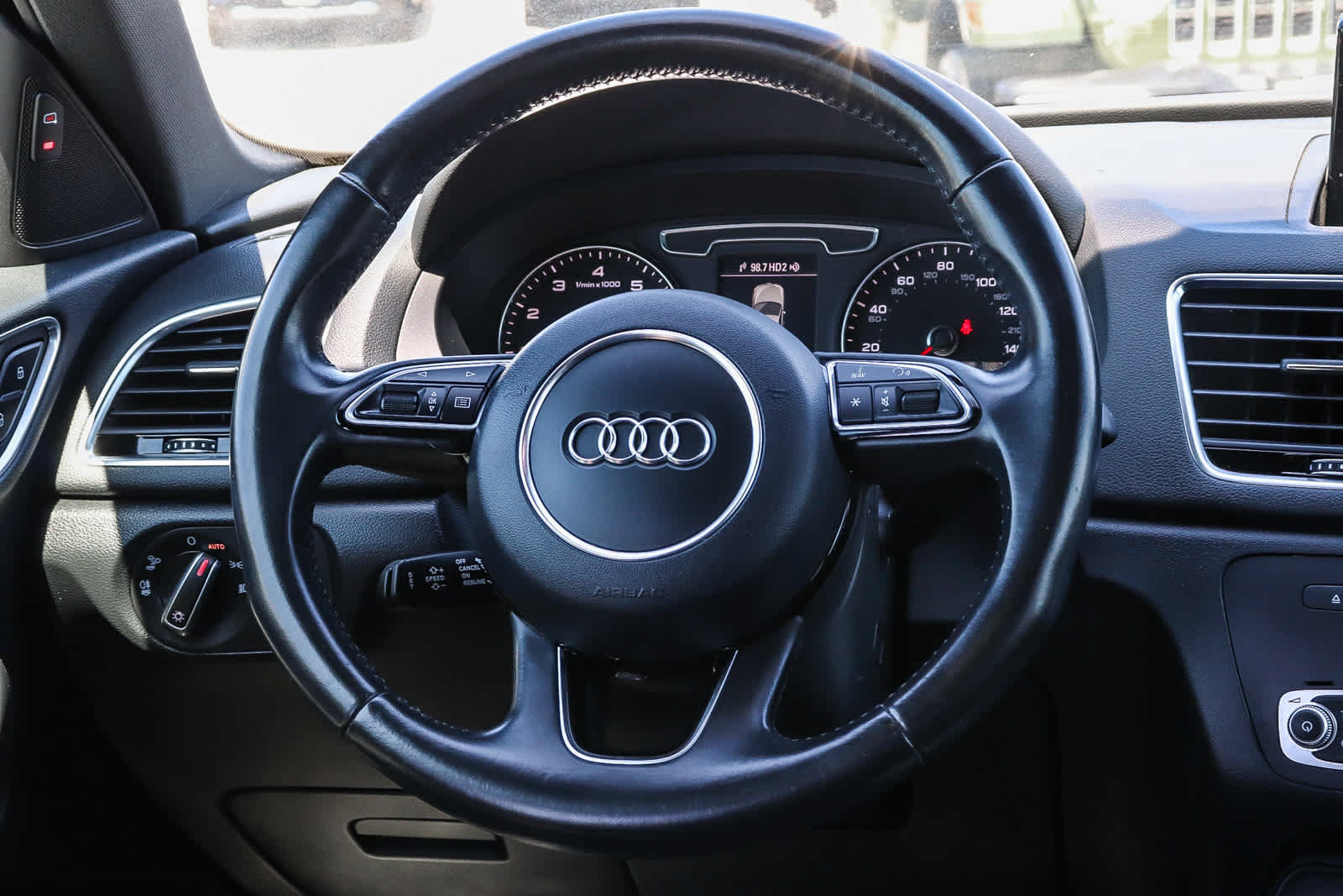 Used 2017 Audi Q3 2.0T Prestige w/ Prestige Package AWD/4WD image 22