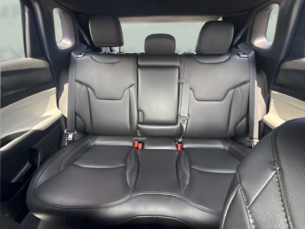 Used 2025 Jeep Compass Limited AWD/4WD image 6