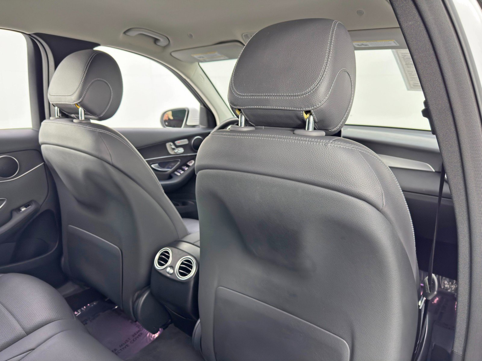 Used 2021 Mercedes-Benz GLC 300 w/ Premium Package image 36