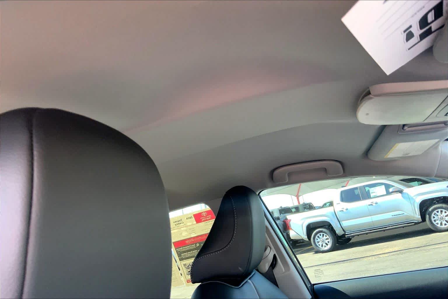 Used 2024 Toyota Camry XLE FWD image 14