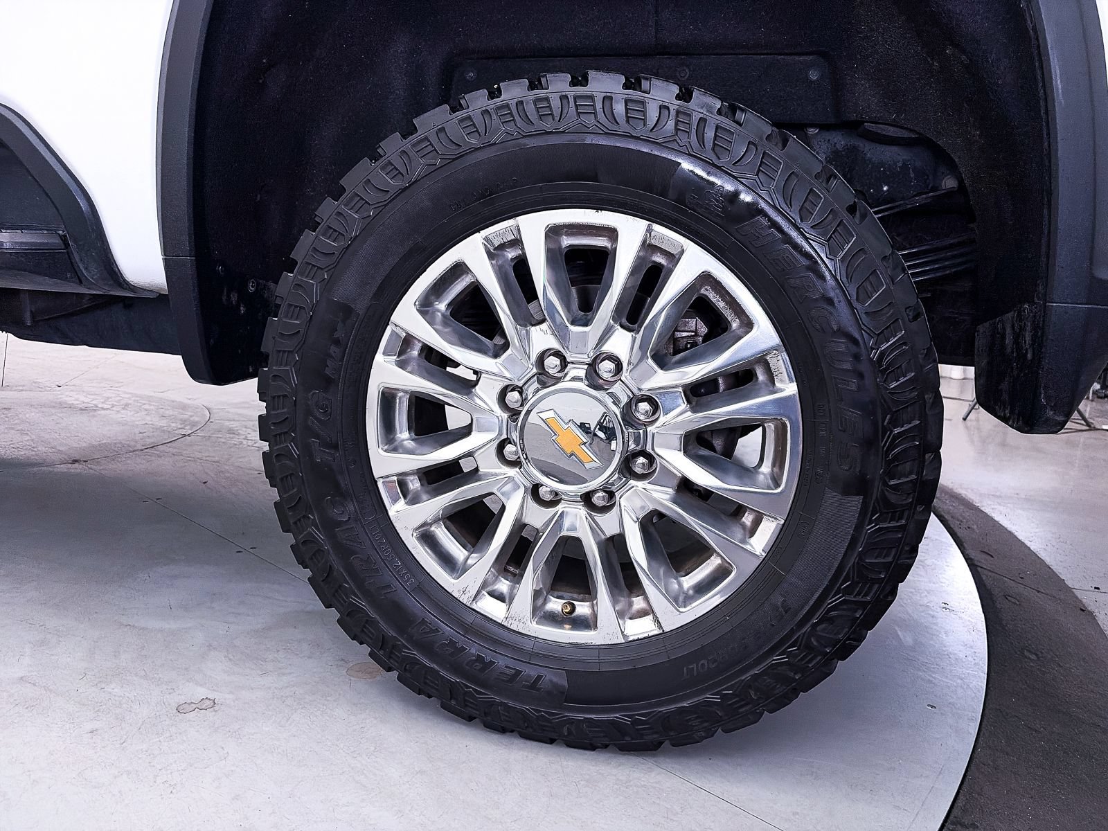 Used 2022 Chevrolet Silverado 3500 High Country w/ Safety Package II AWD/4WD image 17