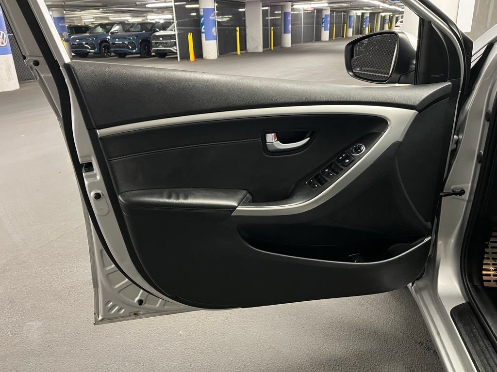 Used 2015 Hyundai Elantra GT w/ Option Group 02 FWD image 14