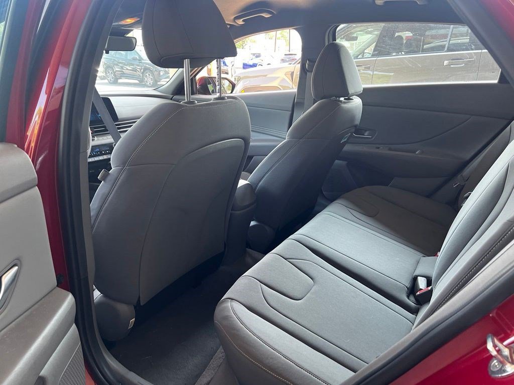 Certified 2023 Hyundai Elantra SEL w/ Convenience Package FWD image 6