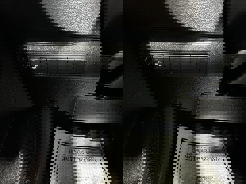 Used 2025 Toyota Corolla XSE image 17