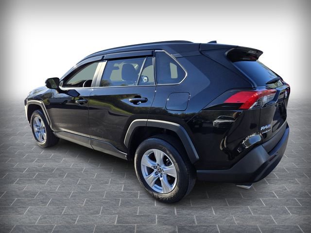 Used 2021 Toyota RAV4 XLE FWD image 6