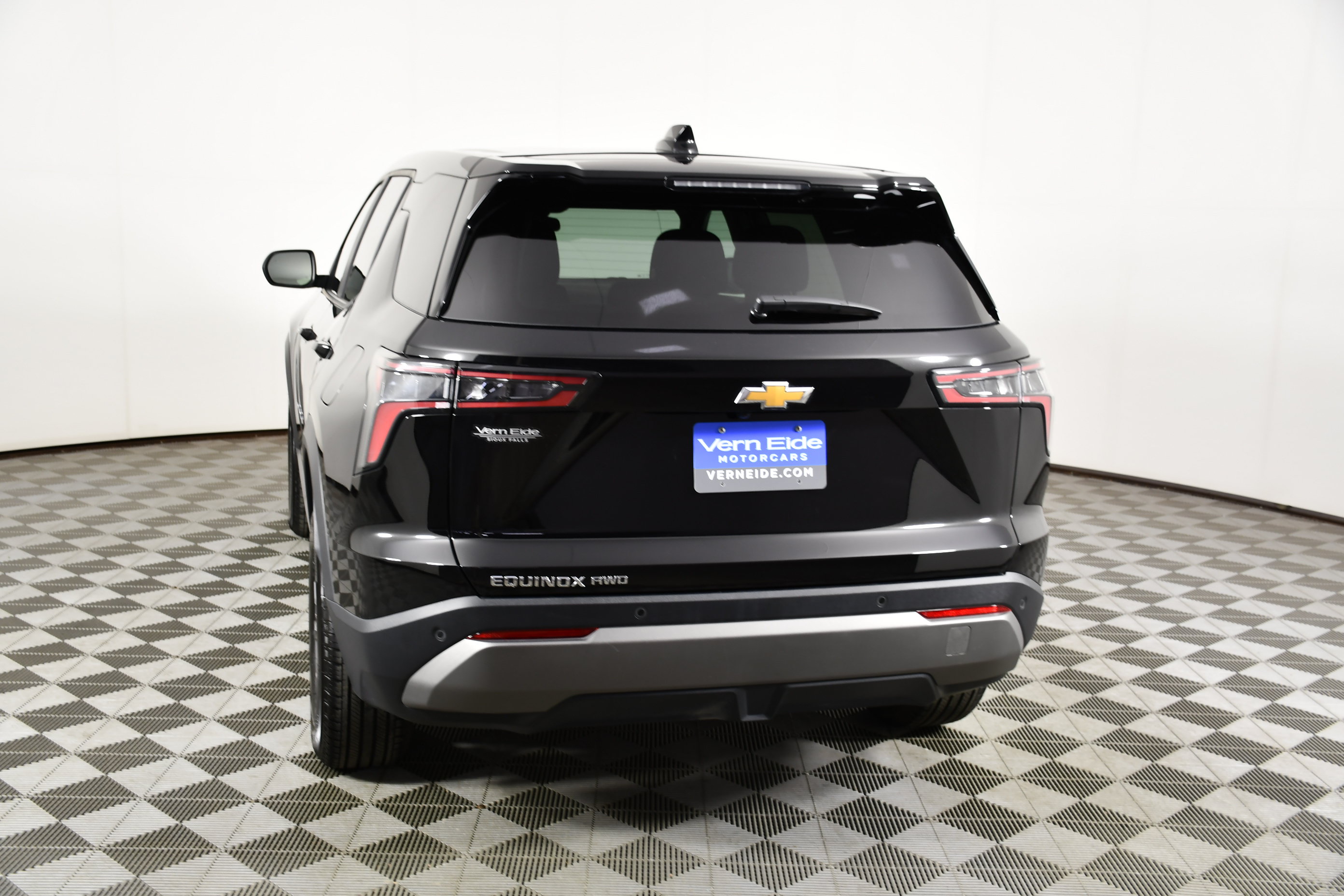 Used 2026 Chevrolet Equinox LT AWD/4WD image 7
