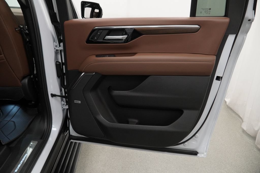 New 2026 Chevrolet Suburban High Country AWD/4WD image 31