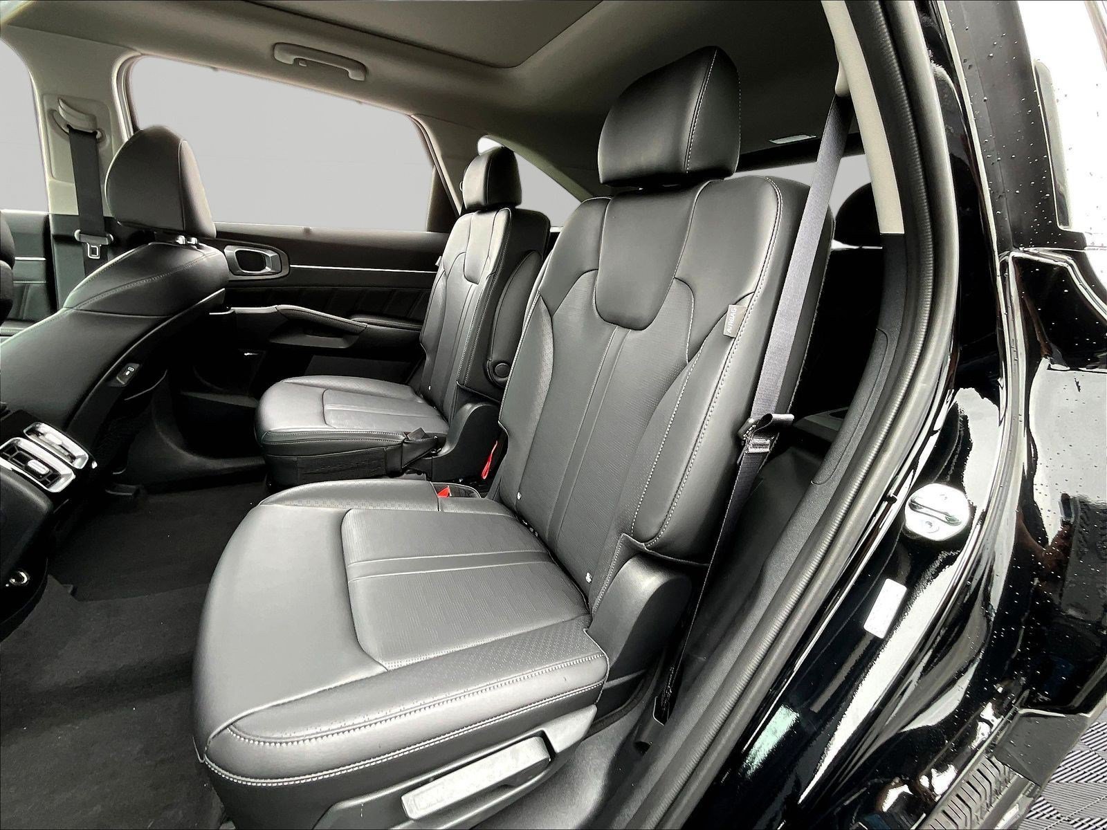 New 2026 Kia Sorento SX AWD/4WD image 17
