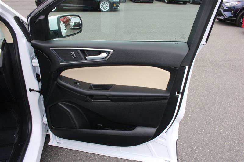 Used 2024 Ford Edge SEL w/ Class II Trailer Tow Package AWD/4WD image 13