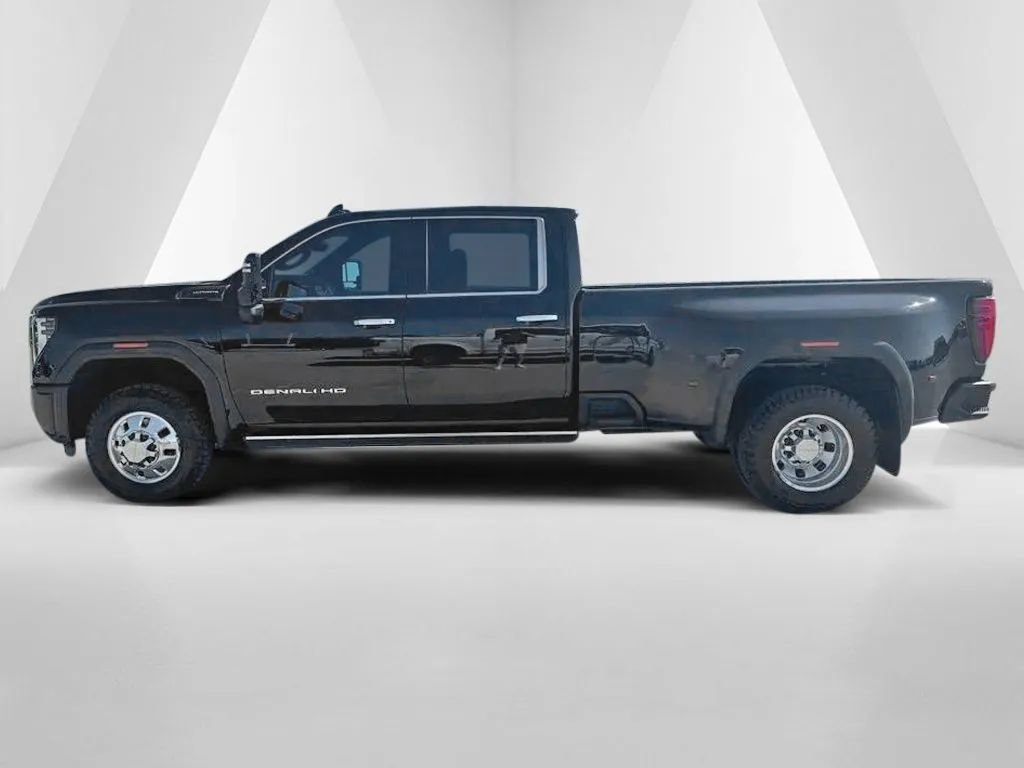 Used 2025 GMC Sierra 3500 Denali Ultimate AWD/4WD image 4