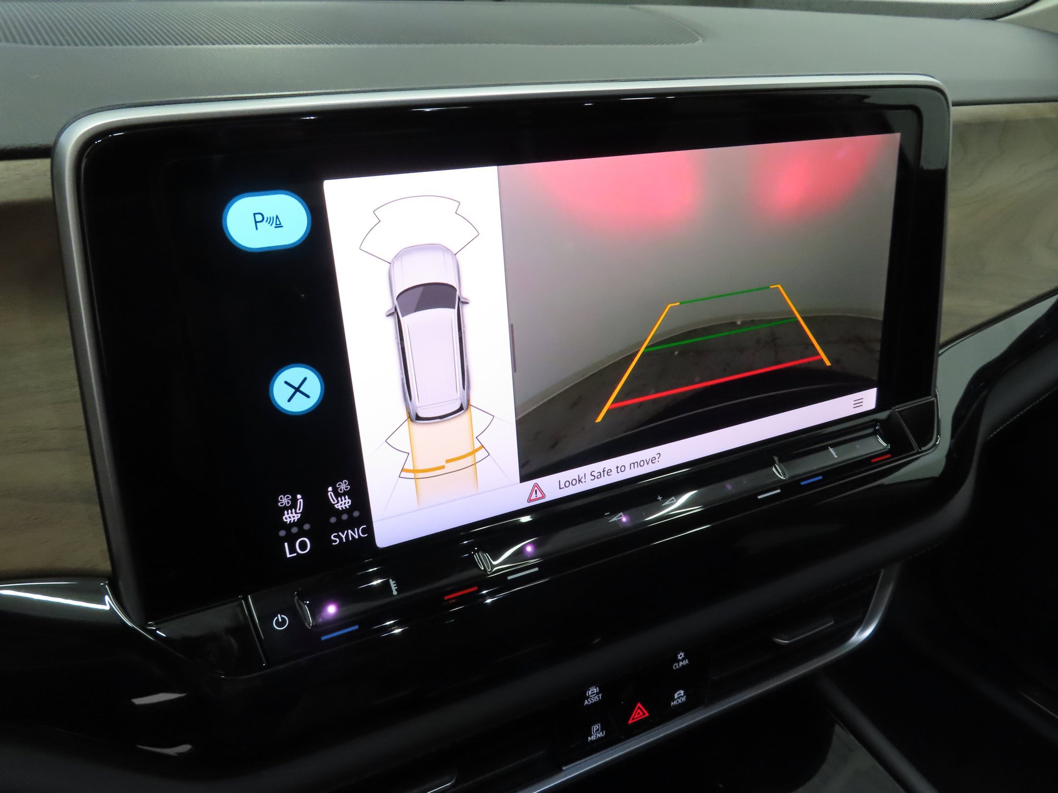Certified 2026 Volkswagen Atlas SE FWD image 18