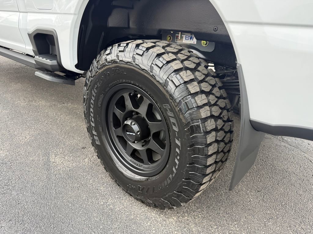 New 2026 Ford F250 Lariat w/ Black Appearance Package image 41