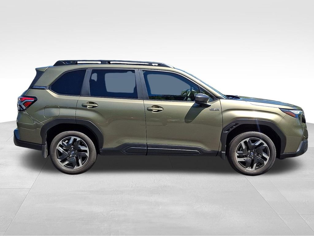 Used 2025 Subaru Forester Premium AWD/4WD image 7