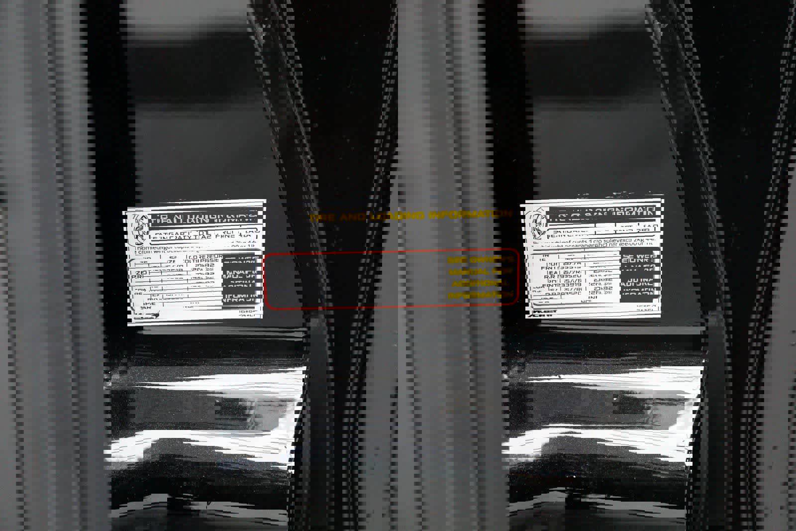 Used 2023 McLaren Artura image 20