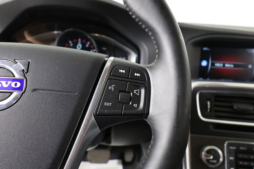 Used 2015 Volvo V60 T5 Premier image 32