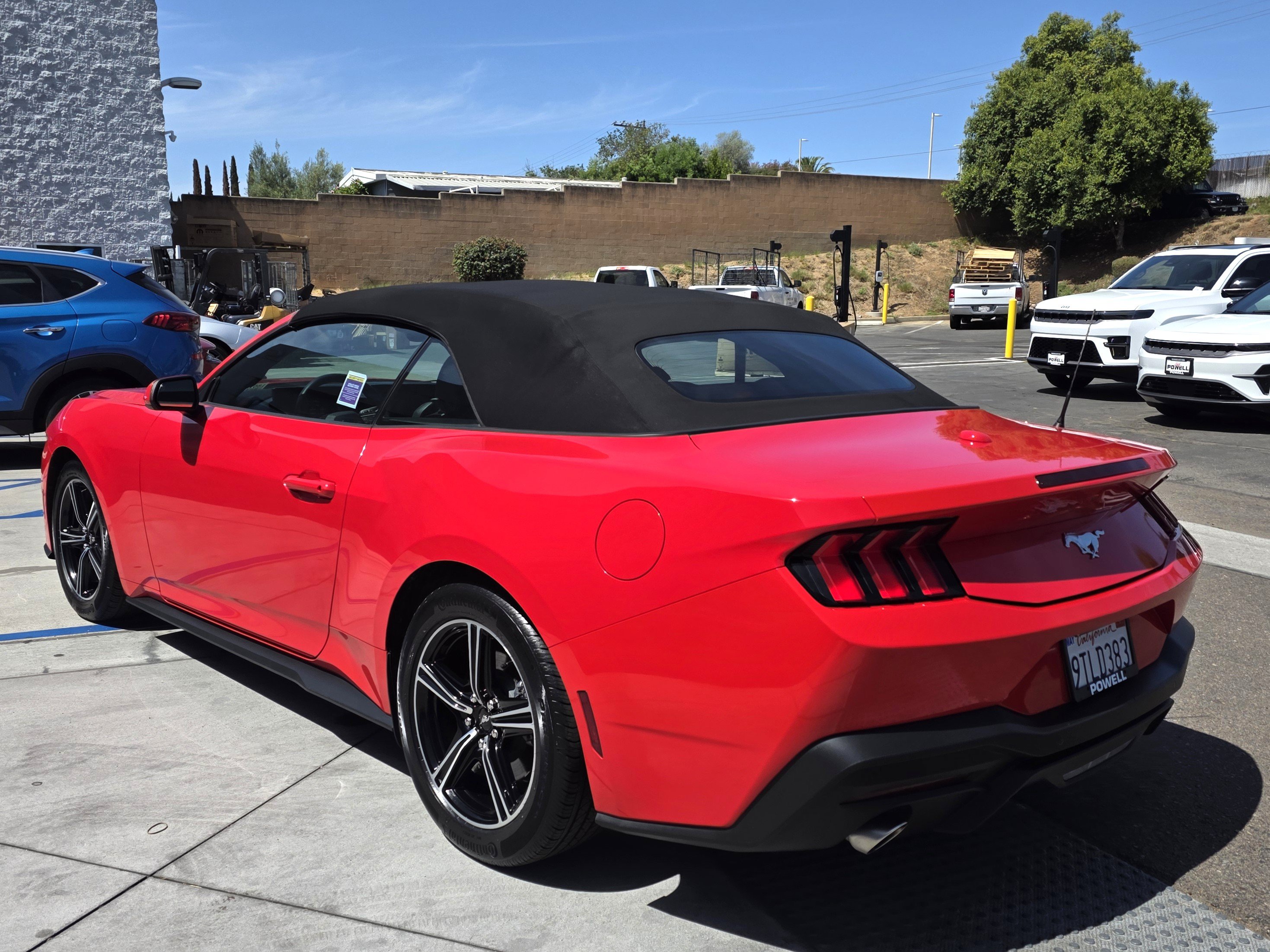 Used 2025 Ford Mustang Convertible RWD image 3