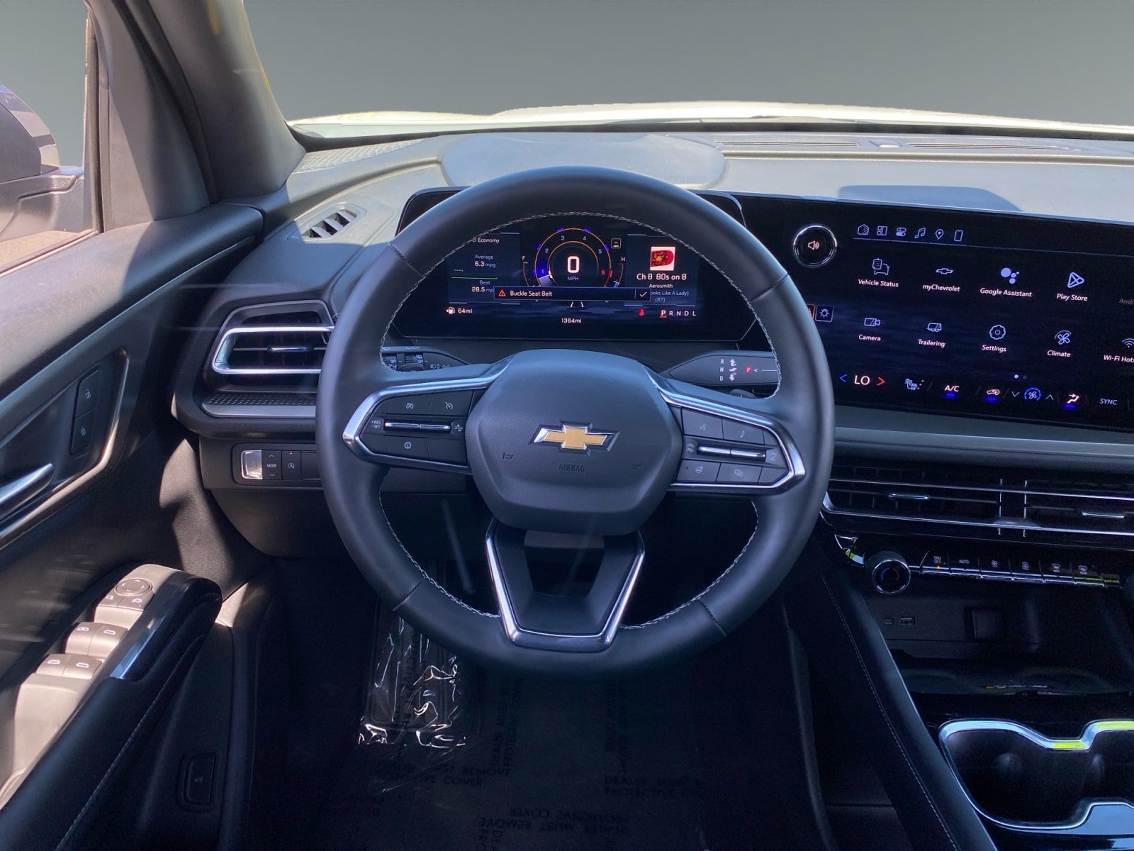 Used 2026 Chevrolet Traverse LT w/ LPO, Floor Liner Package FWD image 12