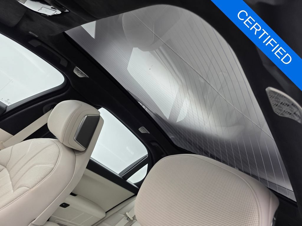 Used 2023 BMW i7 xDrive60 AWD/4WD image 12