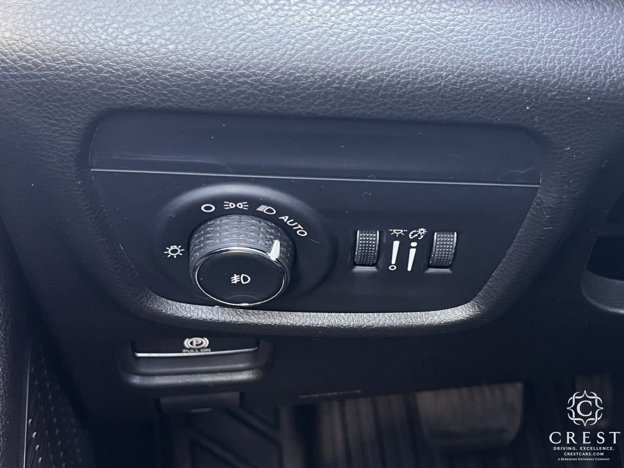 Used 2023 Jeep Grand Cherokee L Limited w/ Luxury Tech Group II image 22