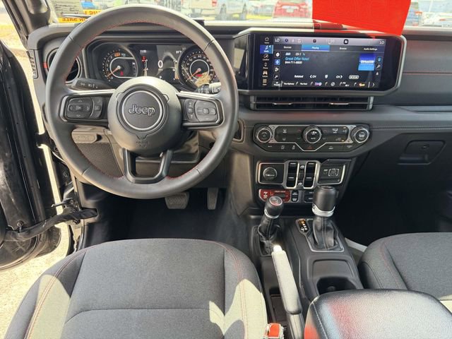 Used 2024 Jeep Wrangler Unlimited Rubicon AWD/4WD image 17