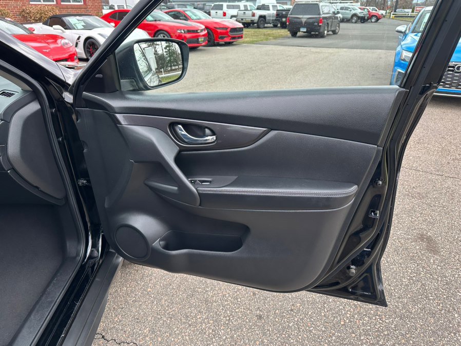 Used 2018 Nissan Rogue S image 10