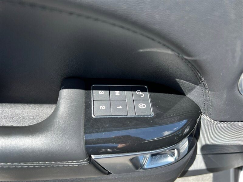 Used 2019 Land Rover Range Rover Sport HSE AWD/4WD image 29