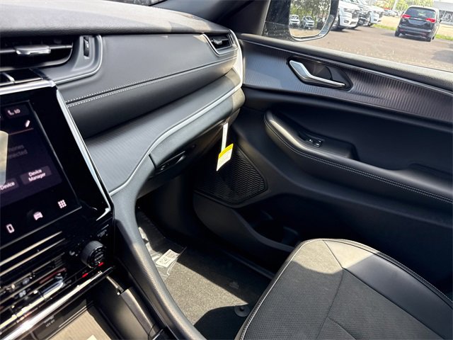 New 2025 Jeep Grand Cherokee L Altitude image 26