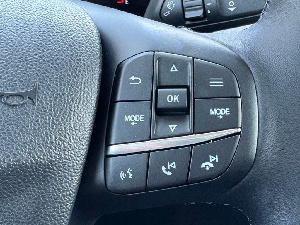 New 2025 Ford Maverick XLT w/ XLT Luxury Package FWD image 9