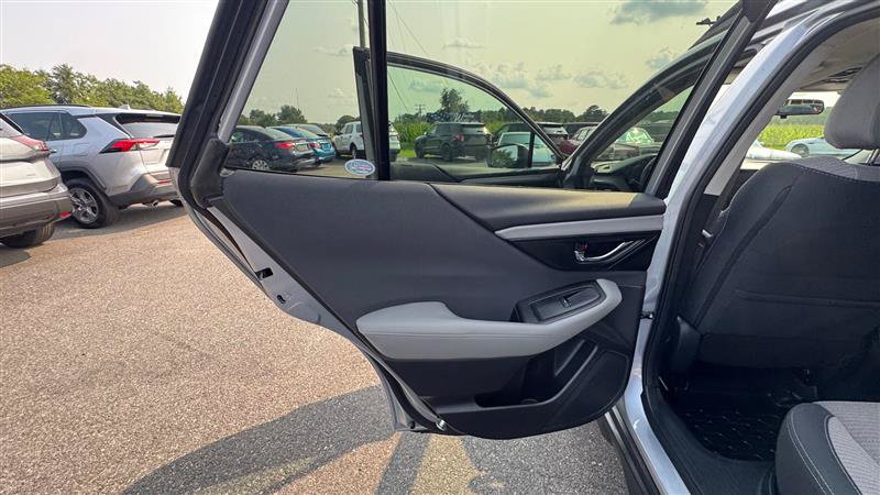 Used 2022 Subaru Outback Premium AWD/4WD image 36