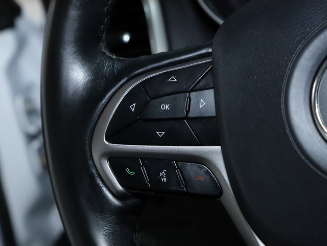 Used 2020 Jeep Grand Cherokee Altitude image 22