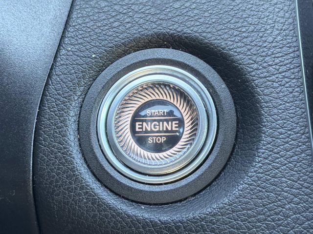 Used 2019 Mercedes-Benz C 300 Sedan image 25