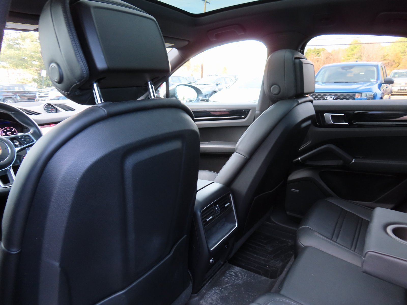 Used 2021 Porsche Cayenne Coupe image 30