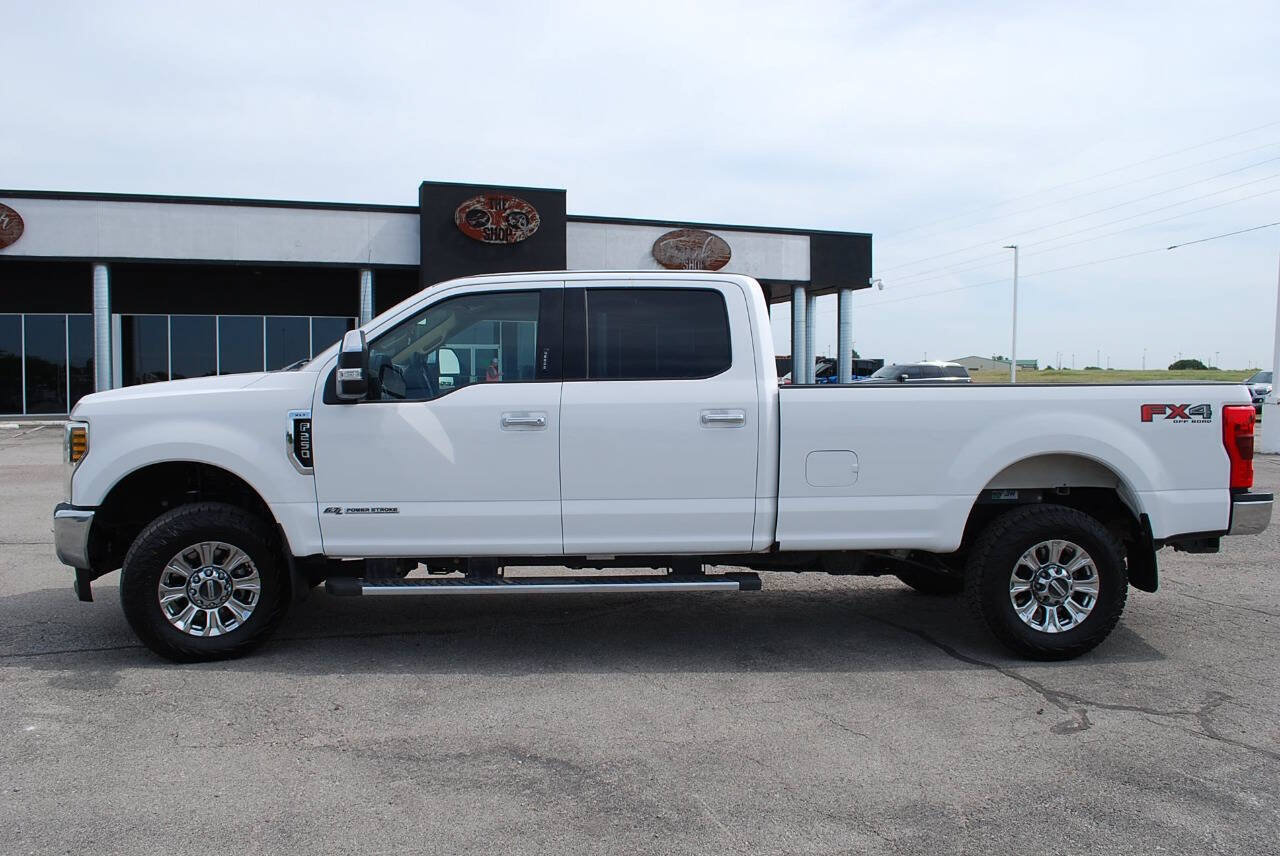 Used 2019 Ford F250 XLT w/ XLT Premium Package AWD/4WD image 3