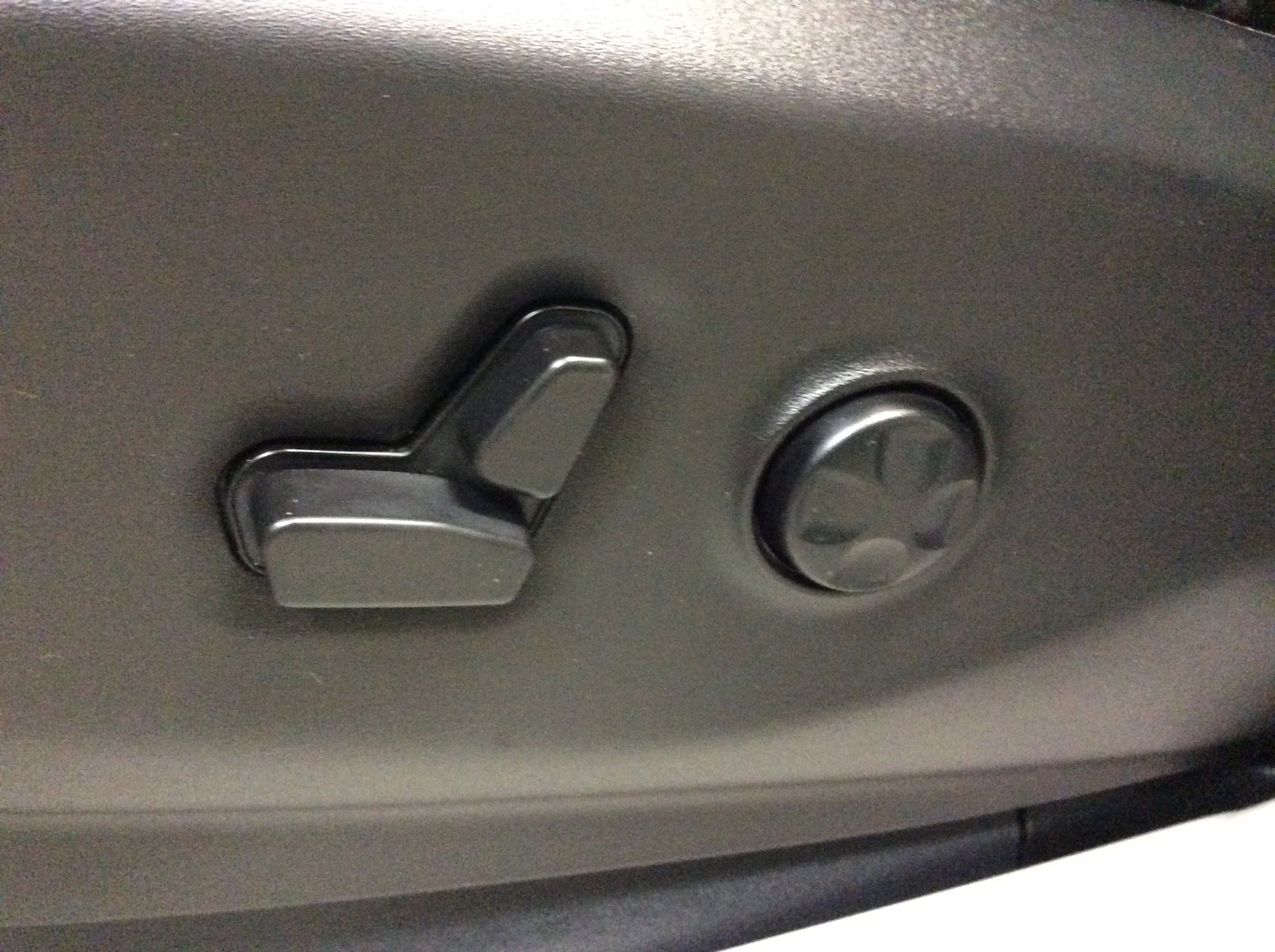 Used 2024 Chrysler Pacifica Touring-L AWD/4WD image 17