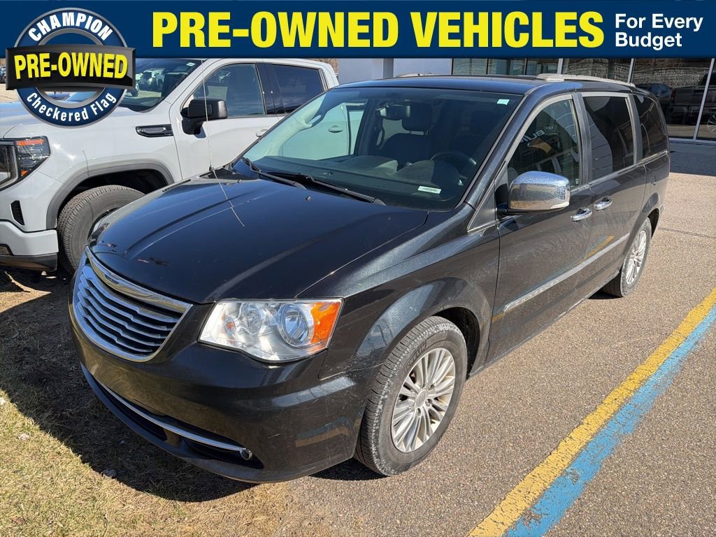 Used 2015 Chrysler Town & Country Touring-L w/ Driver Convenience Group image 1