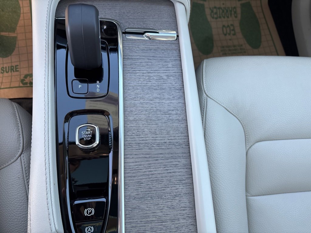 Certified 2023 Volvo XC90 B5 Plus w/ Protection Package Premier image 30