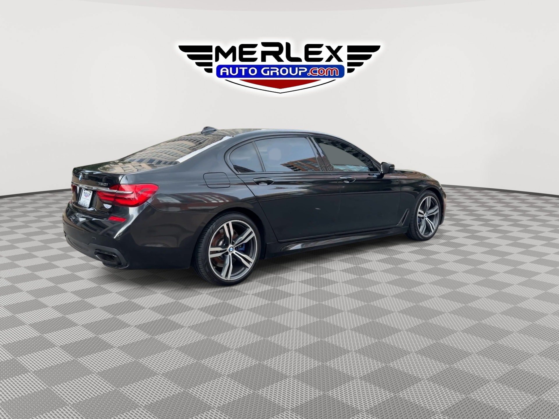 Used 2018 BMW 750i w/ Executive Package RWD image 8