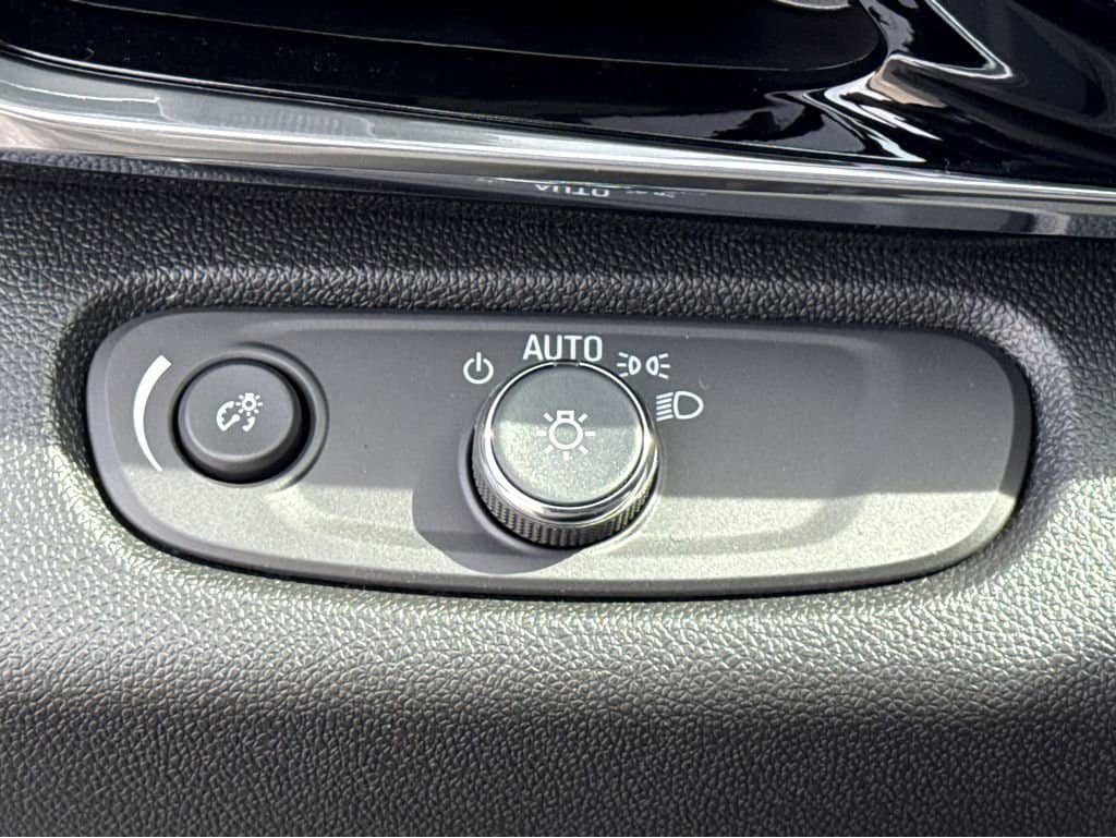 New 2026 Buick Envista Sport Touring w/ Convenience I Package FWD image 10