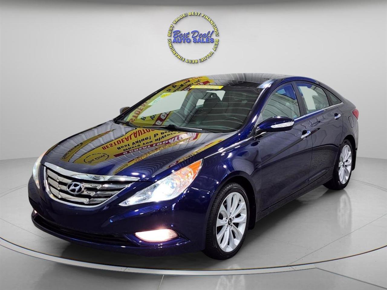 Used 2012 Hyundai Sonata Limited w/ Navigation Pkg FWD image 2