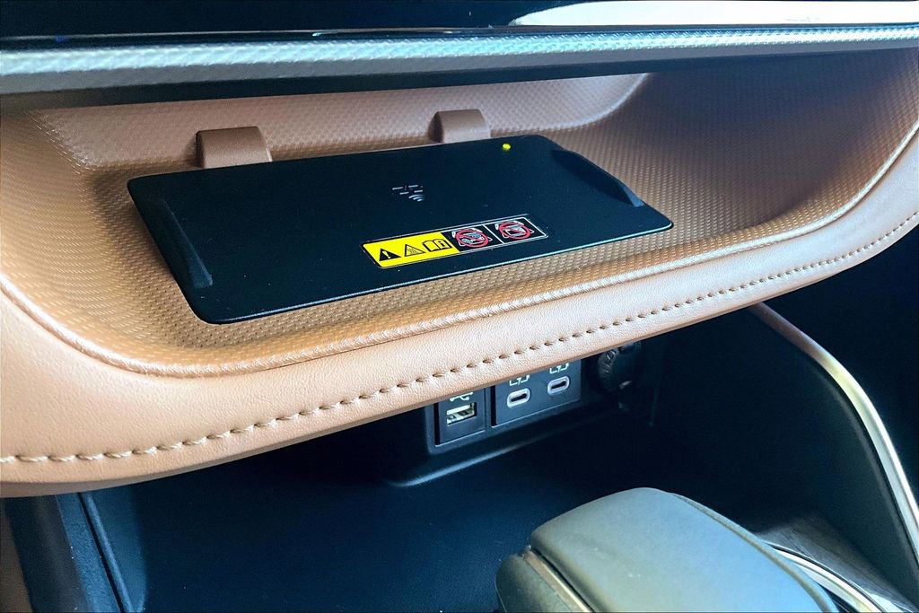 Used 2026 Toyota Highlander Platinum image 15