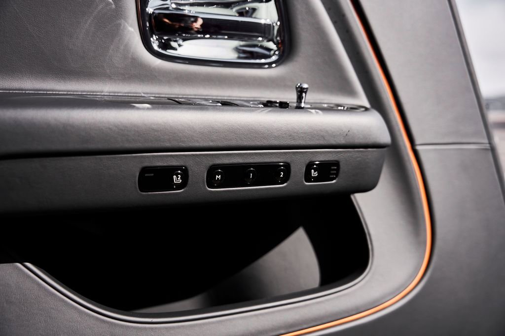 Used 2025 Rolls-Royce Spectre w/ Spectre Launch Package image 32