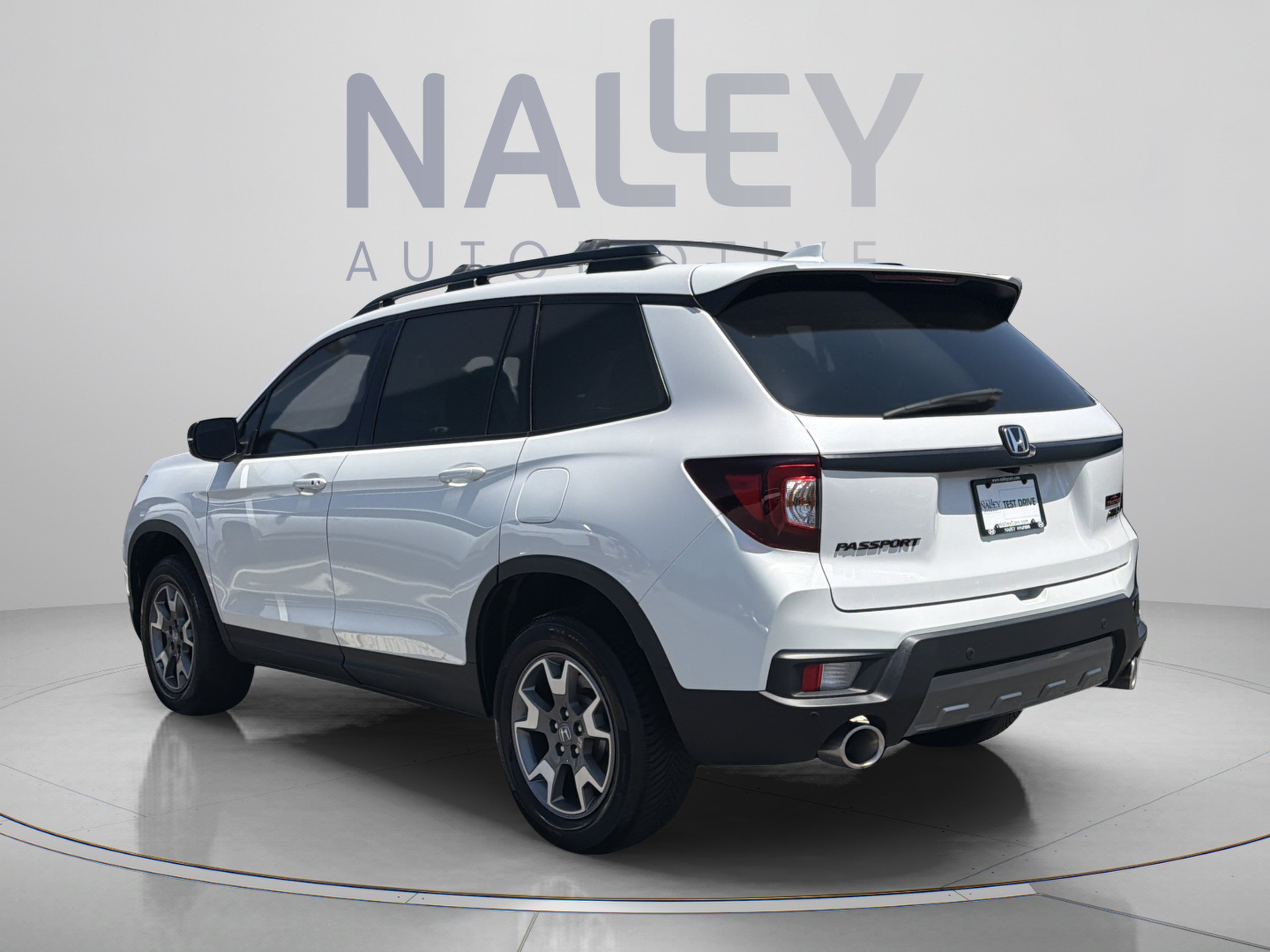 Used 2023 Honda Passport TrailSport image 3