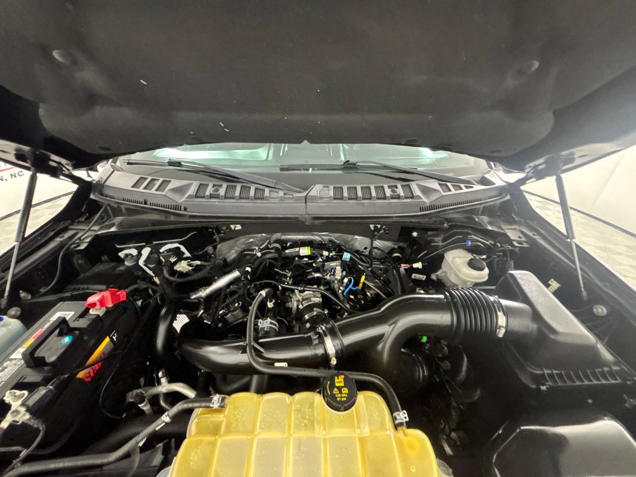Used 2020 Ford F150 XLT w/ Equipment Group 302A Luxury AWD/4WD image 35