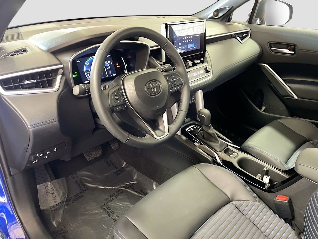 Used 2025 Toyota Corolla Cross AWD Hybrid w/ Convenience Package image 9